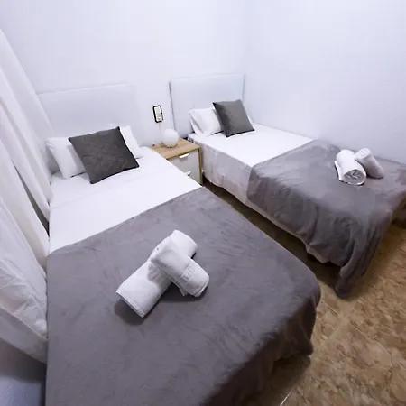 Experience Playa Naufragos Apartment *